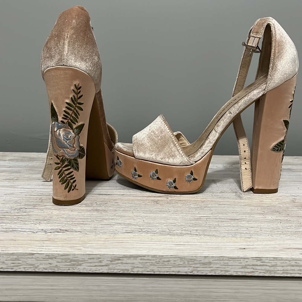 Blush/nude velvet platform Chinese Laundry heels, blue floral embroidery detail